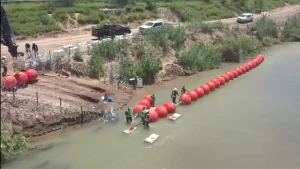 Floating border wall